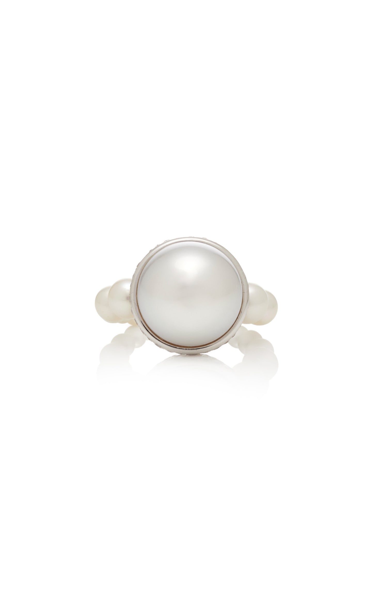 Gradating Pearl Ring