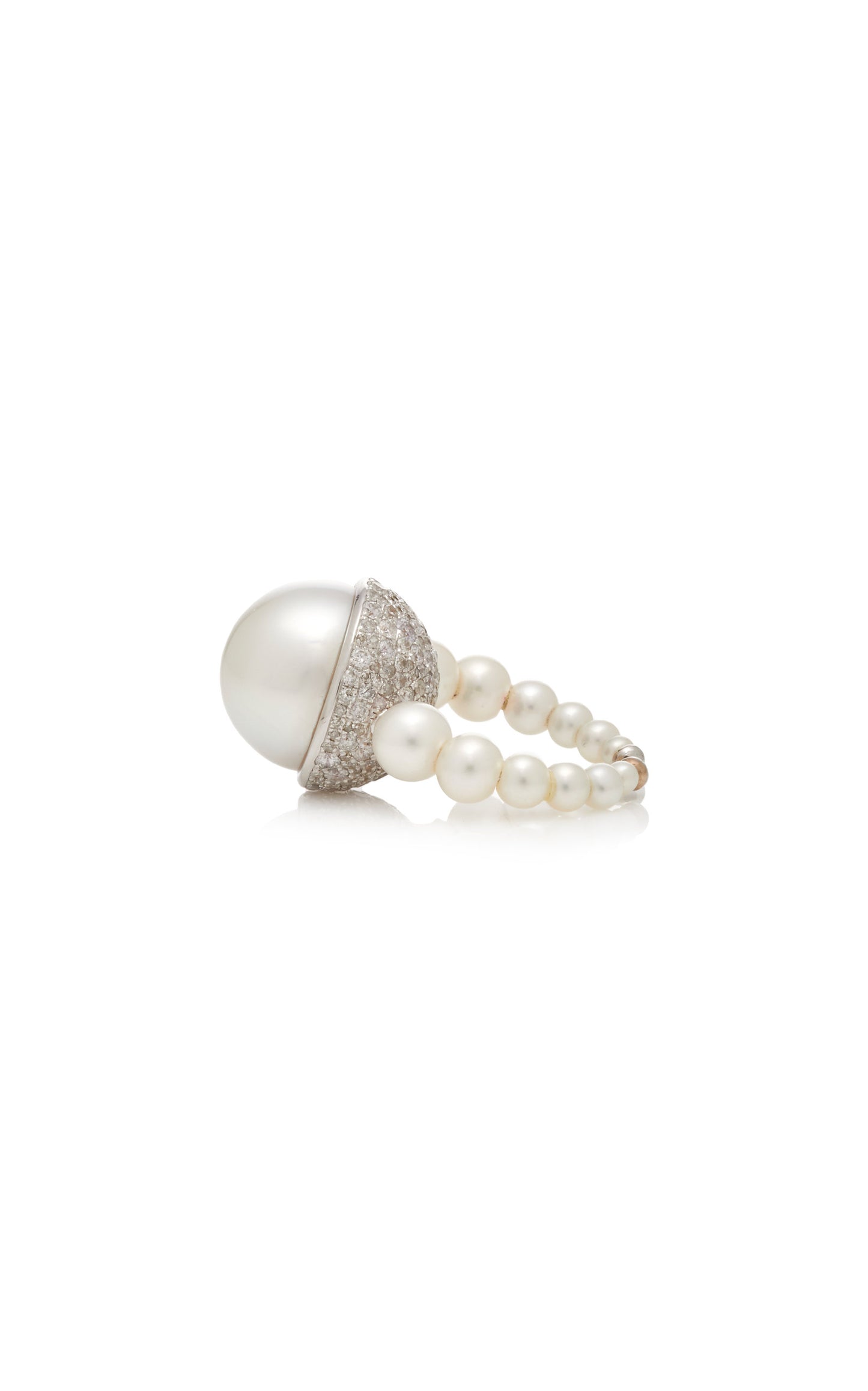 Gradating Pearl Ring