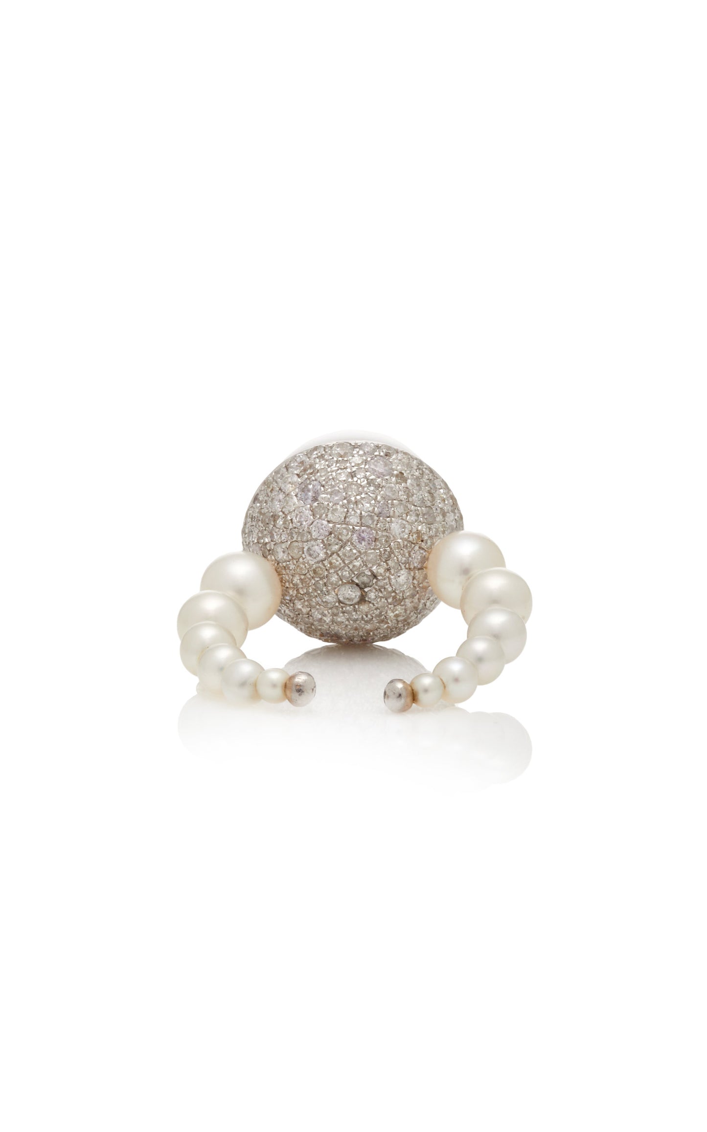 Gradating Pearl Ring